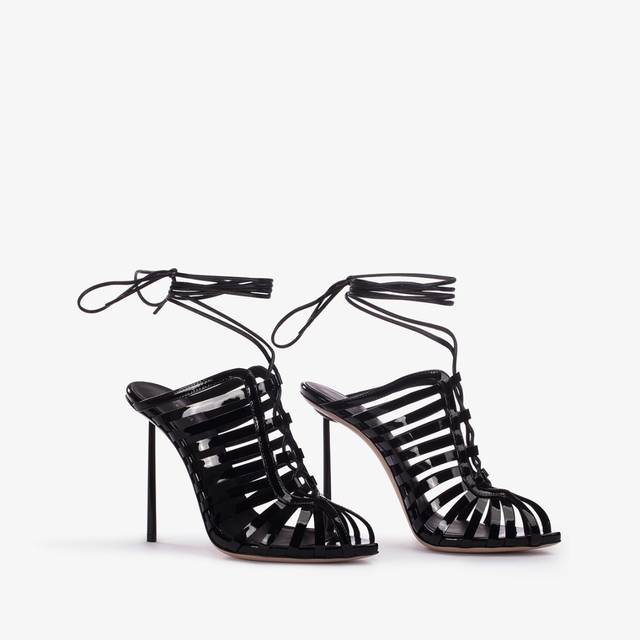 Le Silla Sandalo gladiatore vernice nero con listini Ultimo giorno