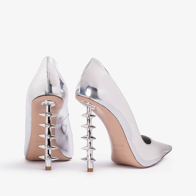 Le Silla Décolleté metallizzata argento con borchie Fino al 60% di sconto