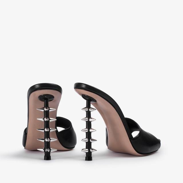 Le Silla Sandalo mule pelle nero con borchie Pezzi Unici