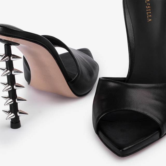 Le Silla Sandalo mule pelle nero con borchie Pezzi Unici