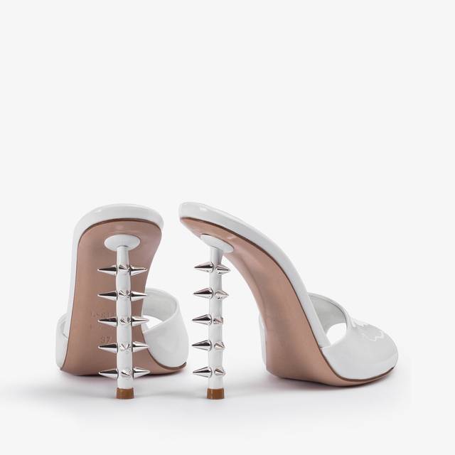 Le Silla Sandalo mule vernice bianco con borchie Soddisfazione Garantita