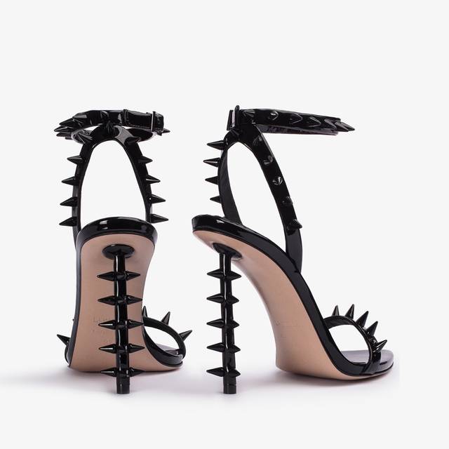 Le Silla Sandalo vernice nero con borchie Negozi Online