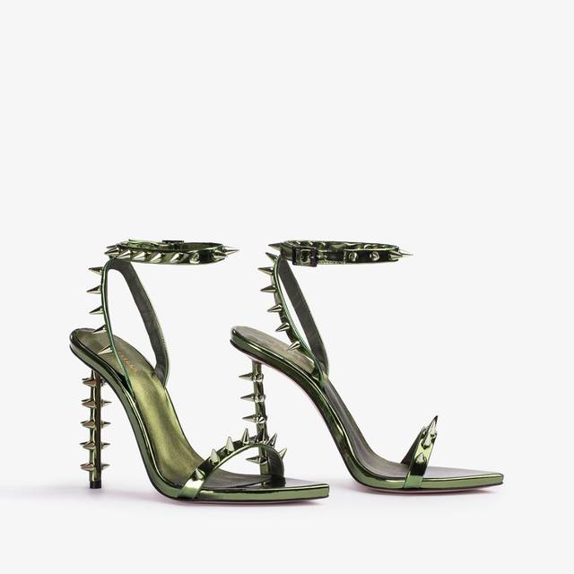 Le Silla Sandalo metallizzato verde pirite con borchie Acquista Ora