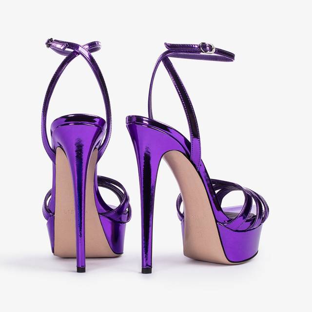 Le Silla Sandalo con plateau metallizzato viola kamala Comprane uno, ottenene uno gratis