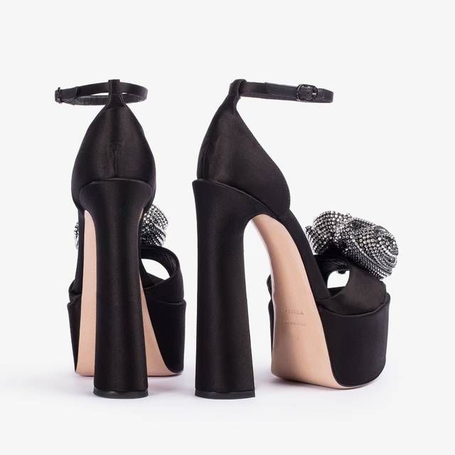 Le Silla Sandalo con plateau raso nero e Cristalli argento Shopping online