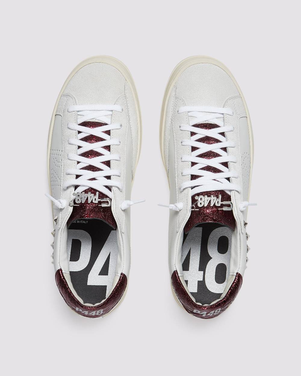 P448 John Maroon/Stud Offerte