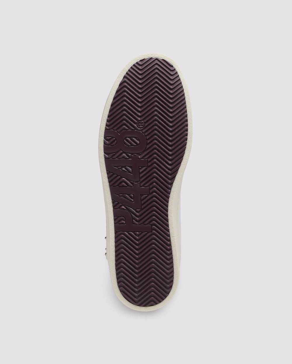 P448 John Maroon/Stud Offerte