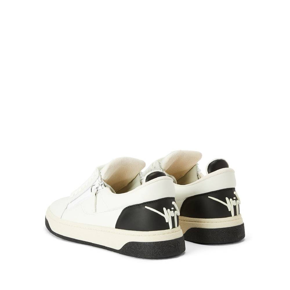 GIUSEPPE ZANOTTI DESIGN  Sneakers Basse Uomo Giuseppe Zanotti in Pelle Bianca Ritorno libero