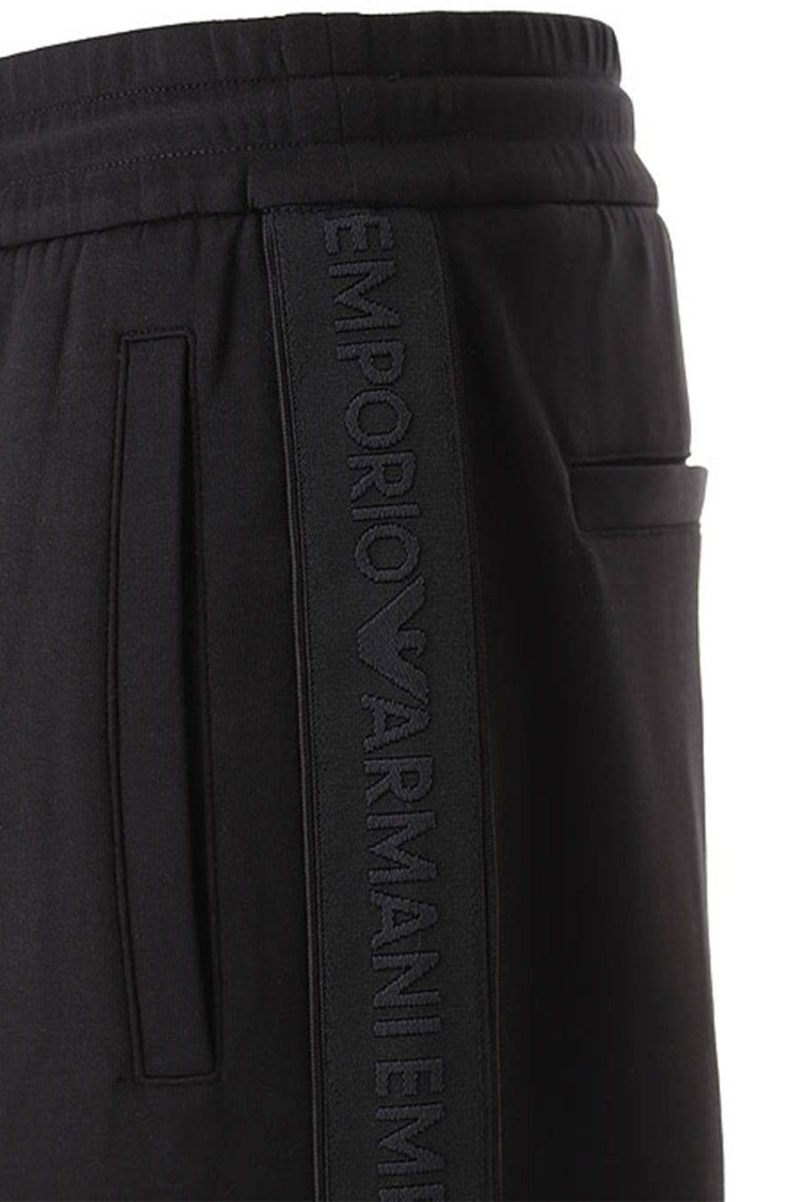 EMPORIO ARMANI  Pantaloni da Uomo Emporio Armani in Cotone Elasticizzato - Nero Sostegno trimestrale