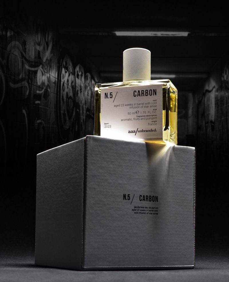 AAA/UNBRANDED  Profumo Unisex N5 Carbon - Dolce e Speziato con Note Marine Consegna Veloce